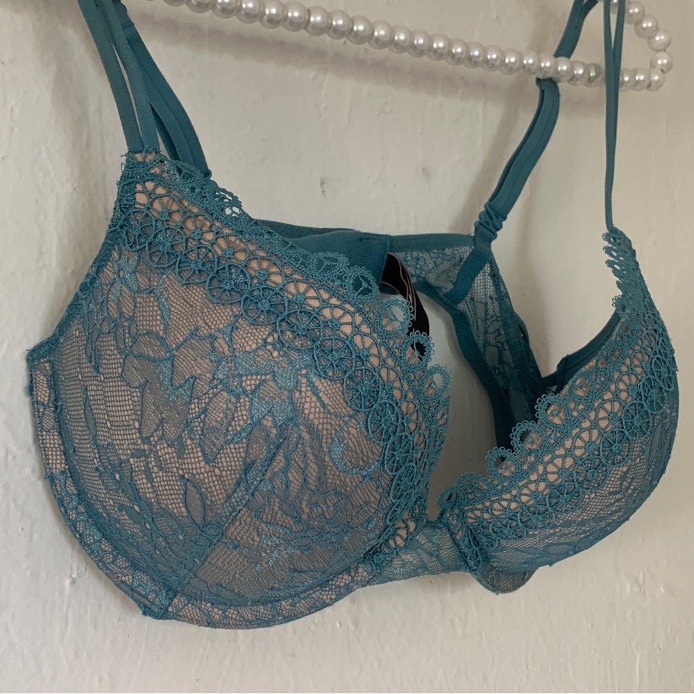 Victoria’s Secret Very Sexy Lace Overlay Push Up Bra - Picture 4 of 8